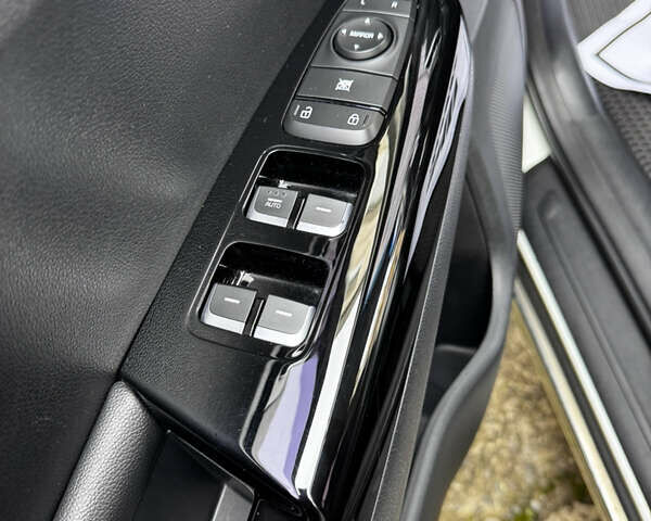 Белый Киа Sportage, объемом двигателя 2 л и пробегом 176 тыс. км за 17700 $, фото 24 на Automoto.ua