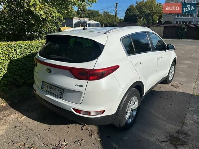 Белый Киа Sportage, объемом двигателя 1.69 л и пробегом 145 тыс. км за 15500 $, фото 6 на Automoto.ua