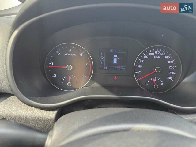 Белый Киа Sportage, объемом двигателя 2 л и пробегом 172 тыс. км за 18500 $, фото 12 на Automoto.ua