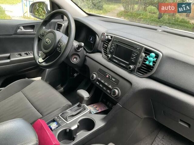 Белый Киа Sportage, объемом двигателя 2.4 л и пробегом 143 тыс. км за 12800 $, фото 19 на Automoto.ua