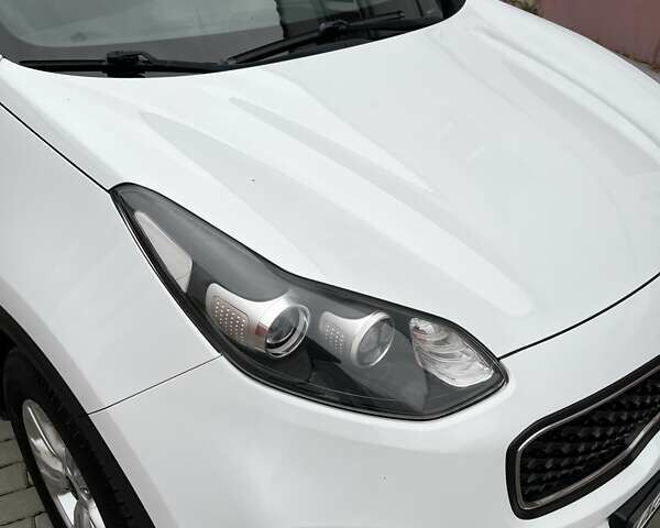 Белый Киа Sportage, объемом двигателя 1.69 л и пробегом 201 тыс. км за 14200 $, фото 1 на Automoto.ua