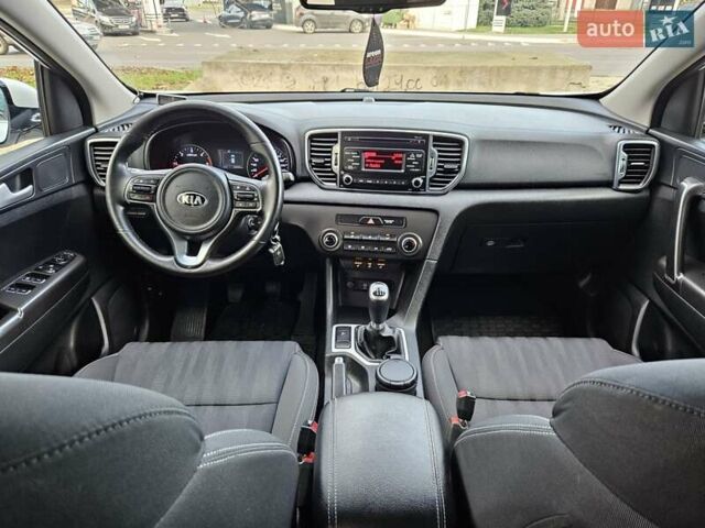 Белый Киа Sportage, объемом двигателя 1.69 л и пробегом 167 тыс. км за 15300 $, фото 21 на Automoto.ua