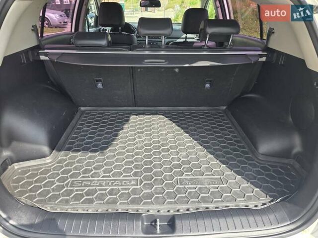 Белый Киа Sportage, объемом двигателя 2 л и пробегом 172 тыс. км за 18500 $, фото 25 на Automoto.ua