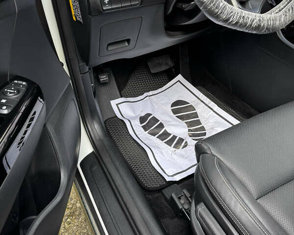 Белый Киа Sportage, объемом двигателя 2 л и пробегом 176 тыс. км за 17700 $, фото 26 на Automoto.ua