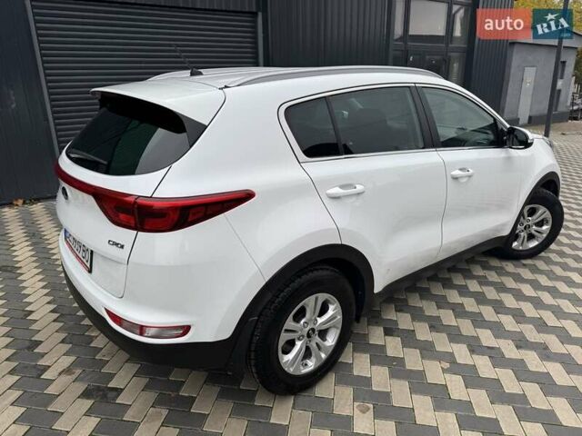 Киа Sportage 2016 в Николаеве на Automoto.ua Белый Киа Sportage, объемом двигателя 1.69 л и пробегом 130 тыс. км за 15700 $, фото 6 на Automoto.ua
