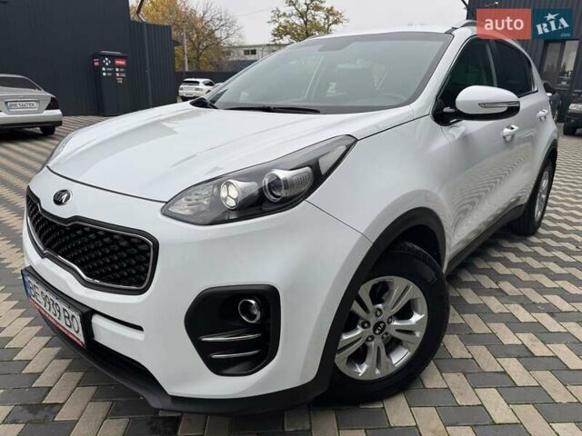 Киа Sportage 2016 в Николаеве на Automoto.ua Белый Киа Sportage, объемом двигателя 1.69 л и пробегом 130 тыс. км за 15700 $, фото 3 на Automoto.ua