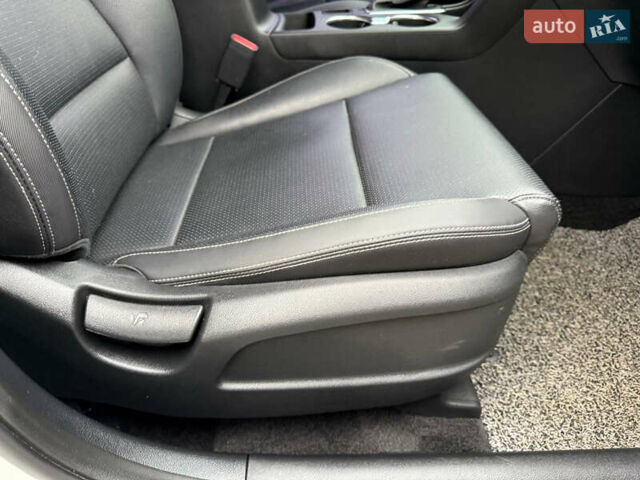 Белый Киа Sportage, объемом двигателя 2 л и пробегом 160 тыс. км за 17200 $, фото 53 на Automoto.ua