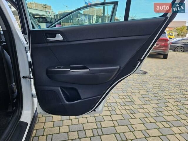 Белый Киа Sportage, объемом двигателя 1.69 л и пробегом 167 тыс. км за 15300 $, фото 34 на Automoto.ua