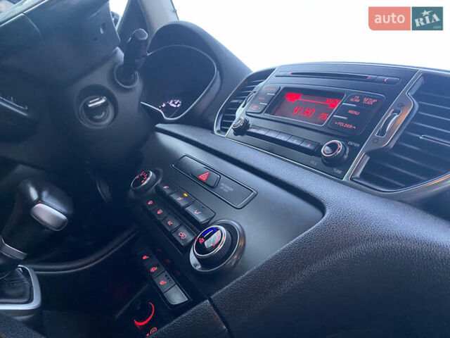 Белый Киа Sportage, объемом двигателя 2 л и пробегом 89 тыс. км за 17800 $, фото 69 на Automoto.ua