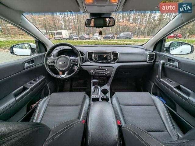 Белый Киа Sportage, объемом двигателя 2 л и пробегом 93 тыс. км за 20000 $, фото 6 на Automoto.ua