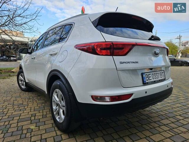 Белый Киа Sportage, объемом двигателя 1.69 л и пробегом 167 тыс. км за 15300 $, фото 9 на Automoto.ua