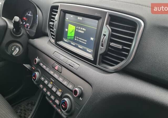 Белый Киа Sportage, объемом двигателя 1.7 л и пробегом 162 тыс. км за 16300 $, фото 41 на Automoto.ua