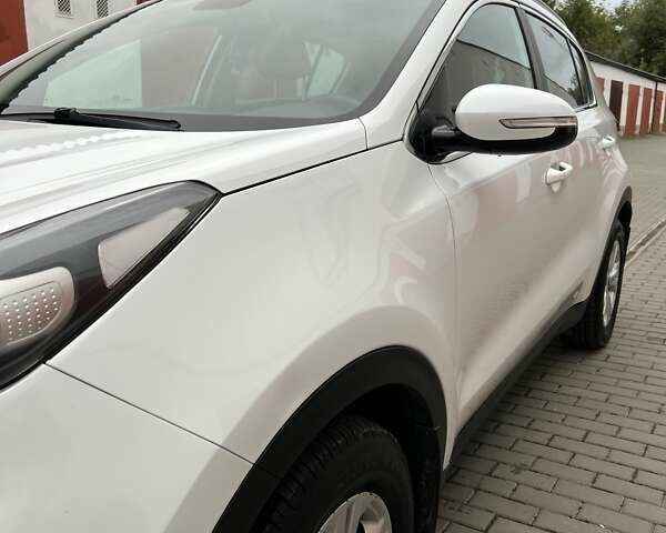 Белый Киа Sportage, объемом двигателя 1.69 л и пробегом 201 тыс. км за 14200 $, фото 41 на Automoto.ua