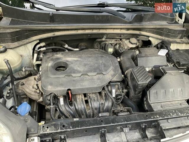 Белый Киа Sportage, объемом двигателя 2.4 л и пробегом 143 тыс. км за 12800 $, фото 27 на Automoto.ua