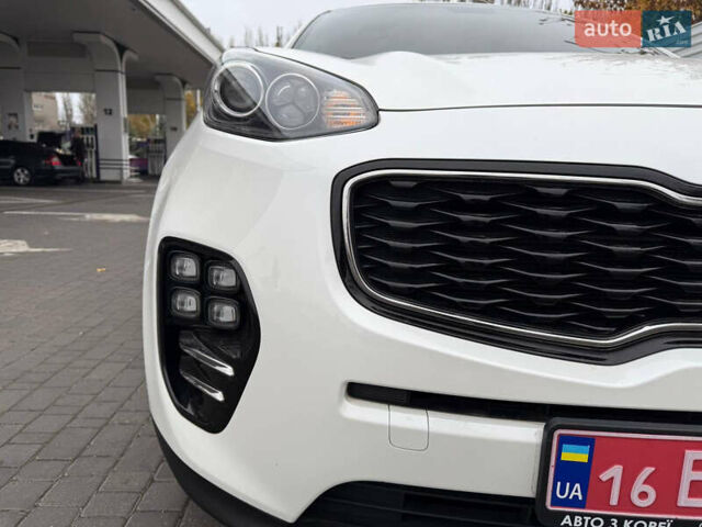 Белый Киа Sportage, объемом двигателя 2 л и пробегом 160 тыс. км за 17200 $, фото 15 на Automoto.ua