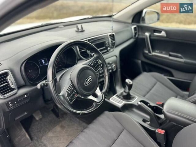 Белый Киа Sportage, объемом двигателя 1.69 л и пробегом 123 тыс. км за 16400 $, фото 8 на Automoto.ua