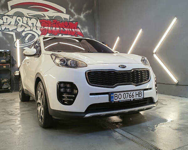 Белый Киа Sportage, объемом двигателя 2 л и пробегом 176 тыс. км за 17700 $, фото 3 на Automoto.ua