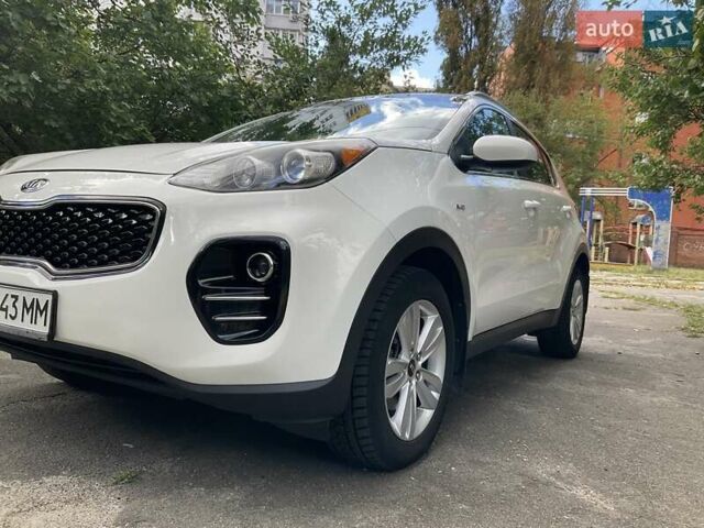 Белый Киа Sportage, объемом двигателя 2.4 л и пробегом 143 тыс. км за 12800 $, фото 8 на Automoto.ua