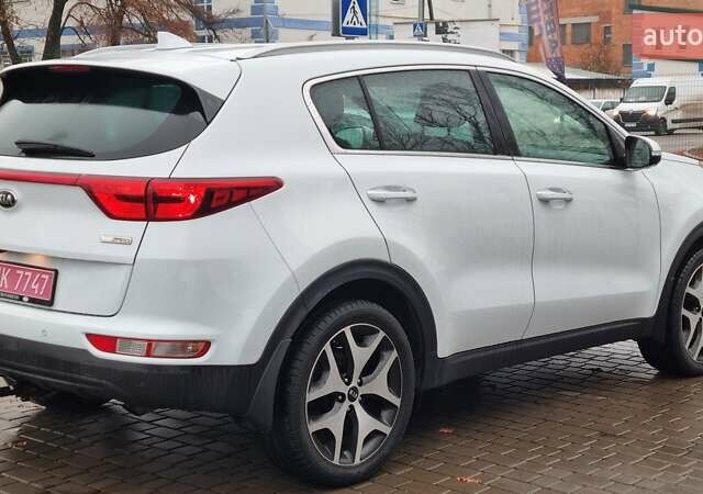 Белый Киа Sportage, объемом двигателя 1.7 л и пробегом 162 тыс. км за 16300 $, фото 4 на Automoto.ua
