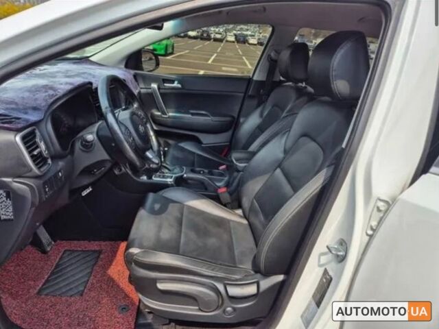 Белый Киа Sportage, объемом двигателя 1.7 л и пробегом 188 тыс. км за 5450 $, фото 7 на Automoto.ua