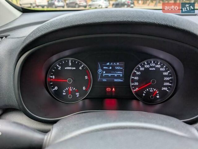 Белый Киа Sportage, объемом двигателя 2 л и пробегом 93 тыс. км за 20000 $, фото 7 на Automoto.ua