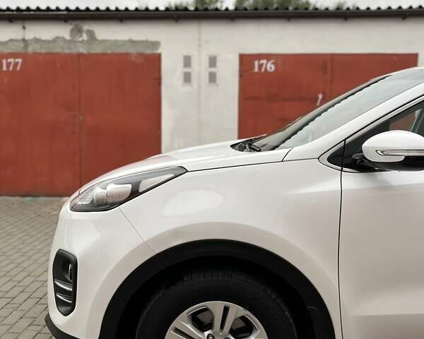 Белый Киа Sportage, объемом двигателя 1.69 л и пробегом 201 тыс. км за 14200 $, фото 43 на Automoto.ua