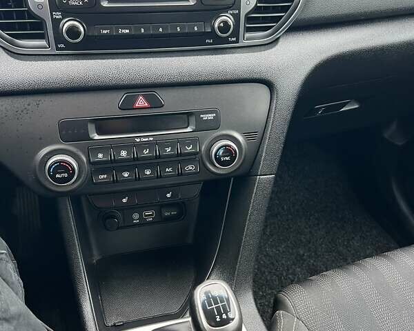 Белый Киа Sportage, объемом двигателя 1.69 л и пробегом 123 тыс. км за 16400 $, фото 14 на Automoto.ua