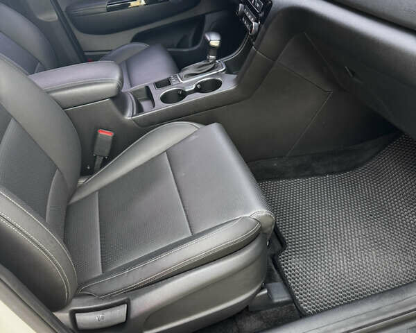 Белый Киа Sportage, объемом двигателя 2 л и пробегом 176 тыс. км за 17700 $, фото 19 на Automoto.ua