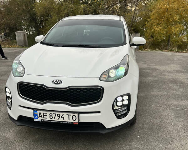 Белый Киа Sportage, объемом двигателя 1.7 л и пробегом 170 тыс. км за 16000 $, фото 8 на Automoto.ua