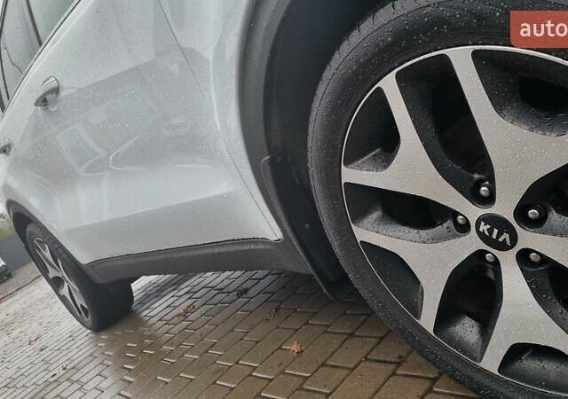Белый Киа Sportage, объемом двигателя 1.7 л и пробегом 162 тыс. км за 16300 $, фото 12 на Automoto.ua