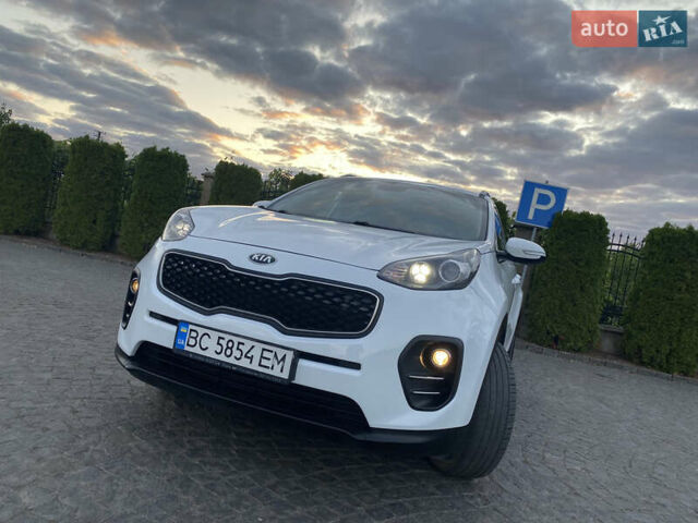 Кіа Sportage 2016 у Львові на Automoto.ua Білий Кіа Sportage, об'ємом двигуна 2 л та пробігом 89 тис. км за 17890 $, фото 8 на Automoto.ua