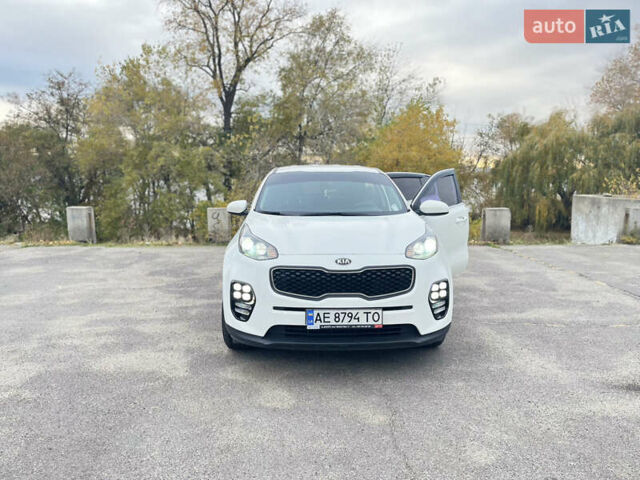 Белый Киа Sportage, объемом двигателя 1.7 л и пробегом 170 тыс. км за 16000 $, фото 17 на Automoto.ua