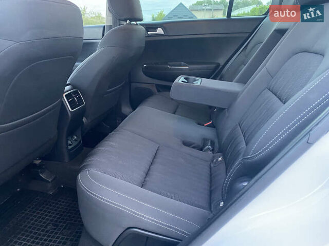 Белый Киа Sportage, объемом двигателя 2 л и пробегом 89 тыс. км за 17800 $, фото 81 на Automoto.ua