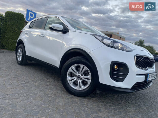 Кіа Sportage 2016 у Львові на Automoto.ua Білий Кіа Sportage, об'ємом двигуна 2 л та пробігом 89 тис. км за 17890 $, фото 13 на Automoto.ua