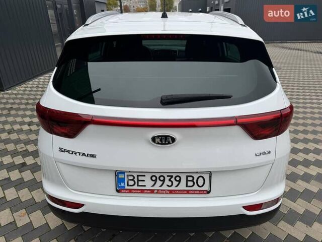 Киа Sportage 2016 в Николаеве на Automoto.ua Белый Киа Sportage, объемом двигателя 1.69 л и пробегом 130 тыс. км за 15700 $, фото 8 на Automoto.ua