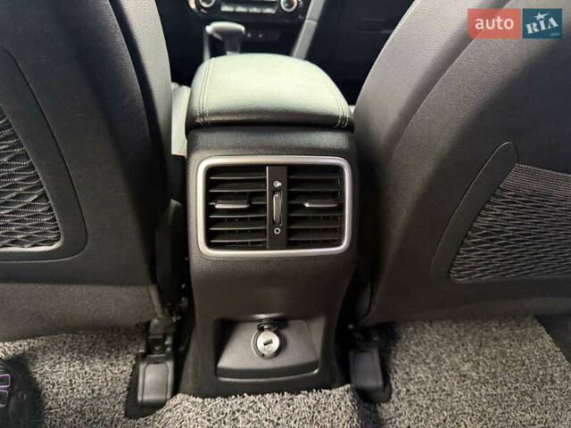 Белый Киа Sportage, объемом двигателя 2 л и пробегом 160 тыс. км за 17200 $, фото 31 на Automoto.ua