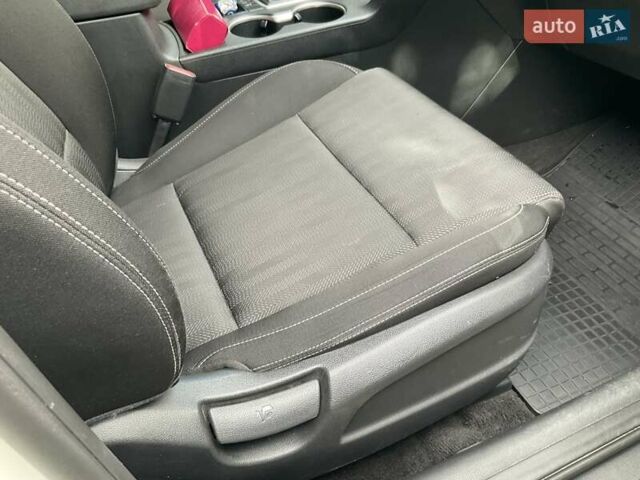 Белый Киа Sportage, объемом двигателя 2.4 л и пробегом 143 тыс. км за 12800 $, фото 18 на Automoto.ua