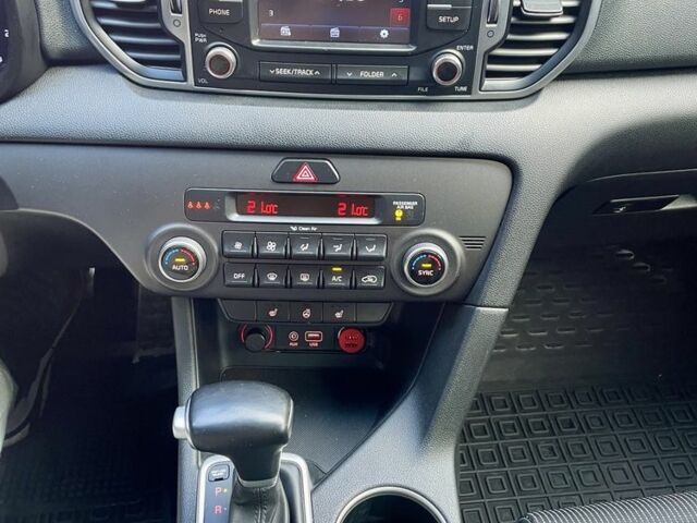 Белый Киа Sportage, объемом двигателя 2 л и пробегом 165 тыс. км за 18700 $, фото 20 на Automoto.ua