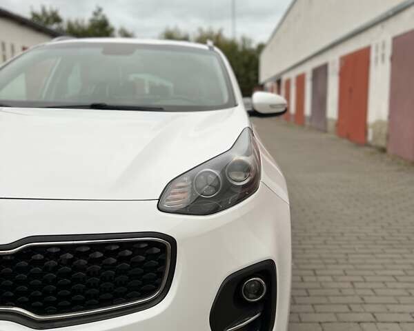 Белый Киа Sportage, объемом двигателя 1.69 л и пробегом 201 тыс. км за 14200 $, фото 39 на Automoto.ua