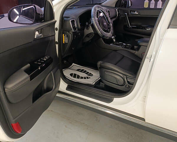 Белый Киа Sportage, объемом двигателя 2 л и пробегом 176 тыс. км за 17700 $, фото 17 на Automoto.ua