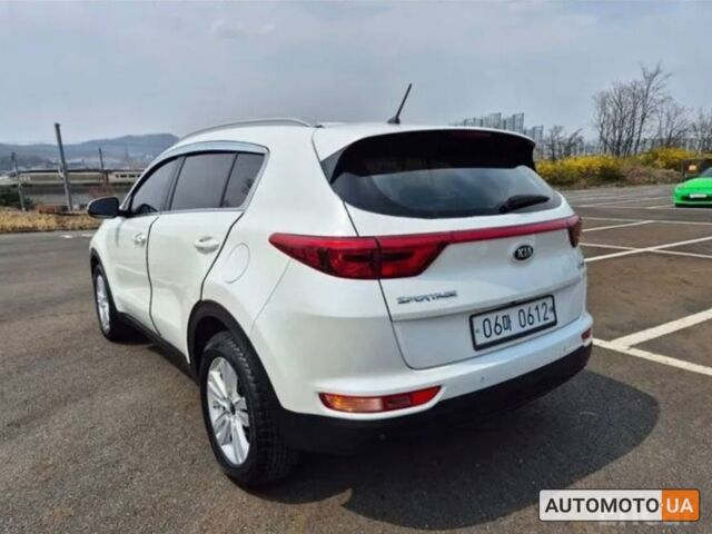 Белый Киа Sportage, объемом двигателя 1.7 л и пробегом 188 тыс. км за 5450 $, фото 3 на Automoto.ua