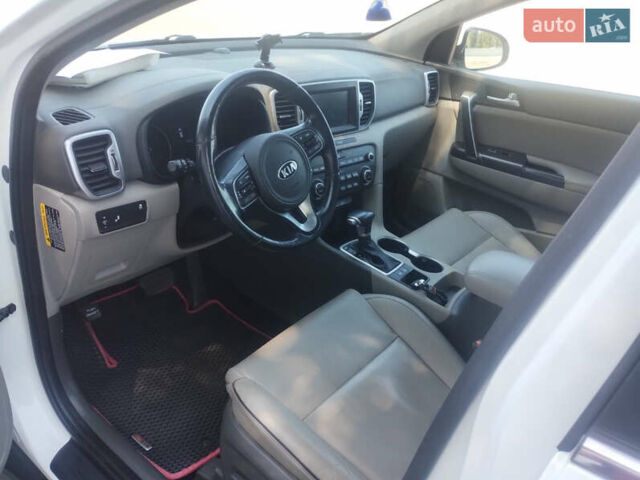 Белый Киа Sportage, объемом двигателя 2.4 л и пробегом 138 тыс. км за 16000 $, фото 4 на Automoto.ua