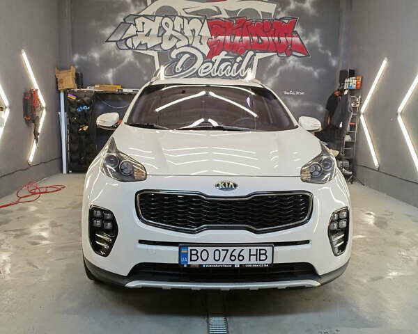 Белый Киа Sportage, объемом двигателя 2 л и пробегом 176 тыс. км за 17700 $, фото 2 на Automoto.ua