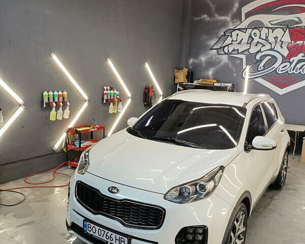 Белый Киа Sportage, объемом двигателя 2 л и пробегом 176 тыс. км за 17700 $, фото 6 на Automoto.ua