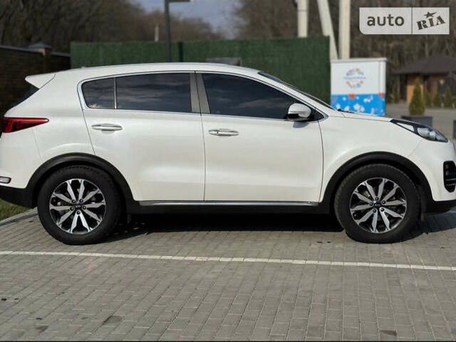 Білий Кіа Sportage, об'ємом двигуна 1.69 л та пробігом 155 тис. км за 17999 $, фото 5 на Automoto.ua