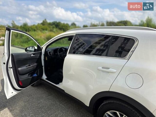 Белый Киа Sportage, объемом двигателя 2 л и пробегом 172 тыс. км за 18500 $, фото 11 на Automoto.ua
