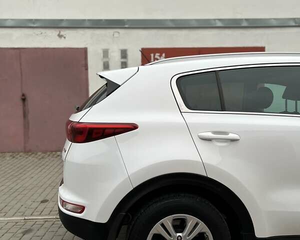 Белый Киа Sportage, объемом двигателя 1.69 л и пробегом 201 тыс. км за 14200 $, фото 52 на Automoto.ua