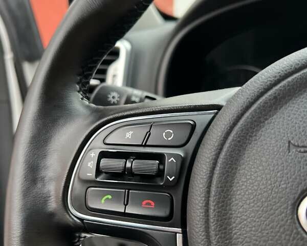 Белый Киа Sportage, объемом двигателя 1.69 л и пробегом 201 тыс. км за 14200 $, фото 22 на Automoto.ua