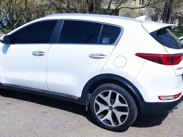 Білий Кіа Sportage, об'ємом двигуна 2 л та пробігом 152 тис. км за 17000 $, фото 5 на Automoto.ua