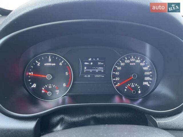 Белый Киа Sportage, объемом двигателя 1.69 л и пробегом 123 тыс. км за 16400 $, фото 15 на Automoto.ua